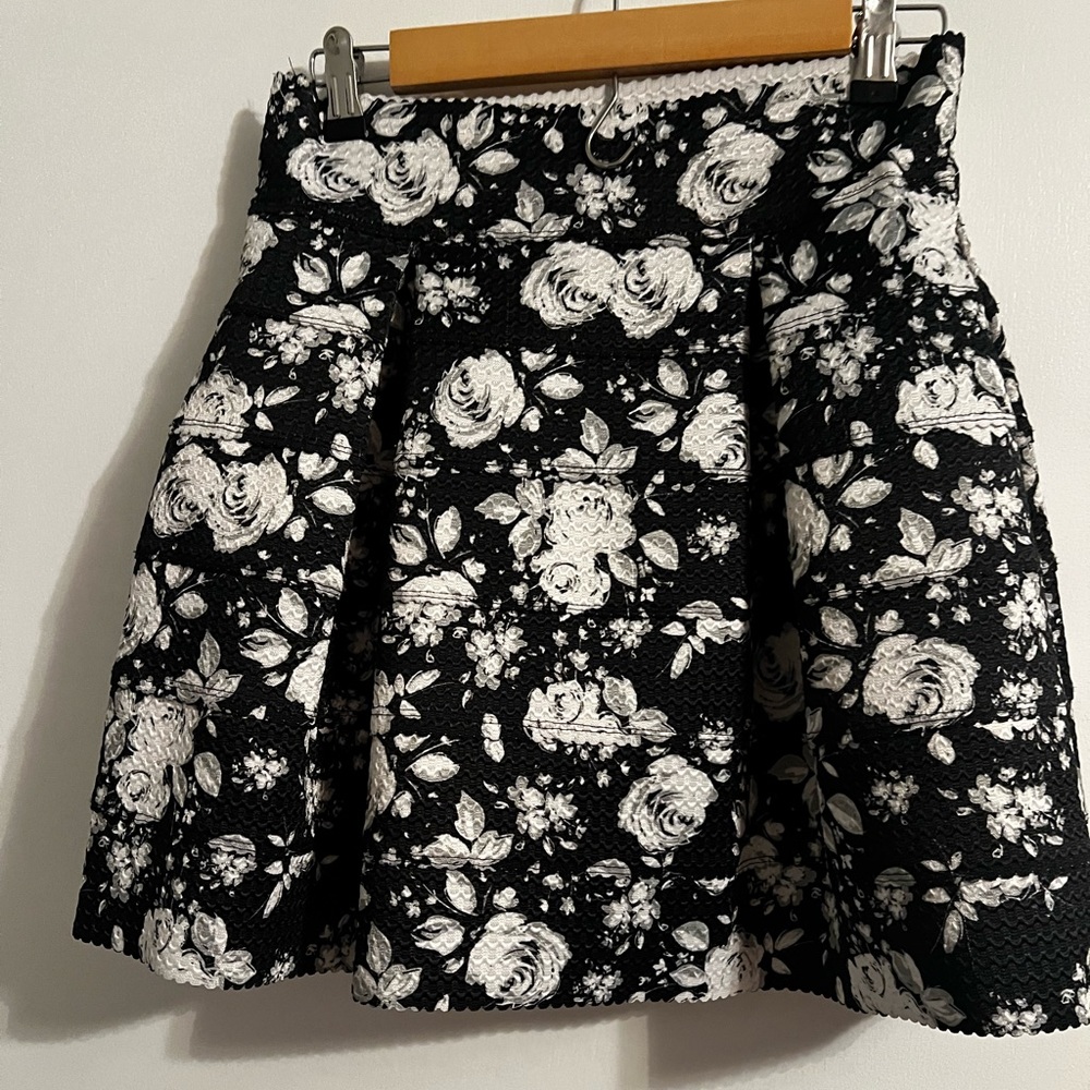 Xhilaration Black and White Floral Circle Skater Skirt